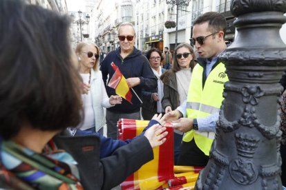 Manifestación convocada por la derecha contra la amnistía a los independentistas catalanes. MARISCAL / AGENCIA EFE