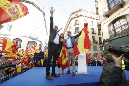 Manifestación convocada por la derecha contra la amnistía a los independentistas catalanes. MARISCAL / AGENCIA EFE