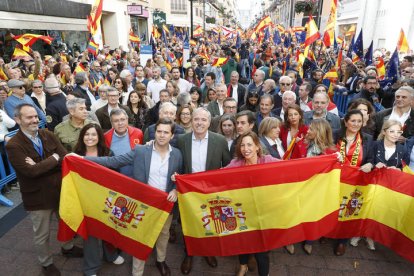 Manifestación convocada por la derecha contra la amnistía a los independentistas catalanes. MARISCAL / AGENCIA EFE