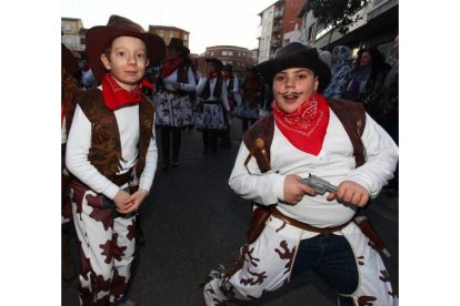 Desfile del domingo, en el que se desempolvan los trajes del año pasado | Ramiro