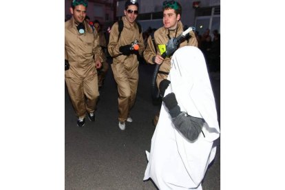 Desfile del domingo, en el que se desempolvan los trajes del año pasado | Ramiro