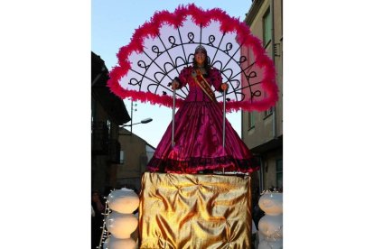 Desfile del domingo, en el que se desempolvan los trajes del año pasado | Ramiro