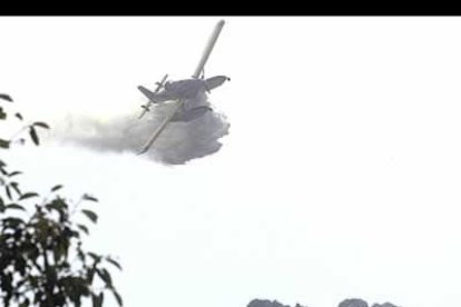 Fue necesaria la intervención de brigadas terrestres y la de al menos cinco medios aéreos (un hidroavión, dos avionetas y otros tantos helicópteros).