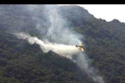 La ausencia de viento fue un hecho positivo en especial para los vecinos de Paradela y Voces, cuya distancia respecto a estos focos llegaba a menos de 500 metros en línea recta.