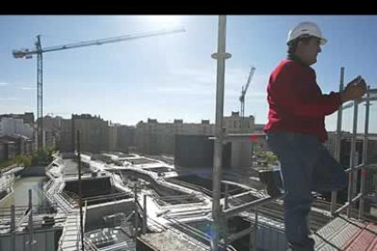 Las obras, finalizadas el pasado mes de diciembre del 2004, contaron con un plazo de ejecución de tres años, y en ellas se  invertieron 33 millones de euros.