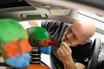 El fabricante inaugura su nuevo Centro de Seguridad de Vehículos en las instalaciones de la casa madre de Ingolstadt: una pista de 250 metros, un bloque móvil de 100 toneladas para ensayos de choque, preparado para colisionar dos vehículos en un ángulo de 90 grados.