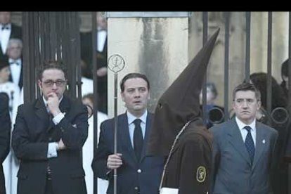 El concejal, Javier Chamorro, el vicepresidente de la Comunidad de Madrid, Alfredo Prada y el alcalde de León, Francisco Fernández, estuvieron presentes en el acto del perdón.
