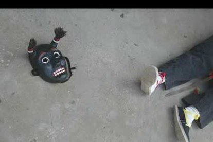 Decenas de personajes bíblicos, imágenes y el grupo de danzas de la villa acompañan a la comitiva.