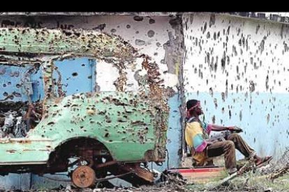 Otra de las escenas del reportaje gráfico de Bothman, centrado en el Lurd, Liberians United for Recontiliation and Democracy.