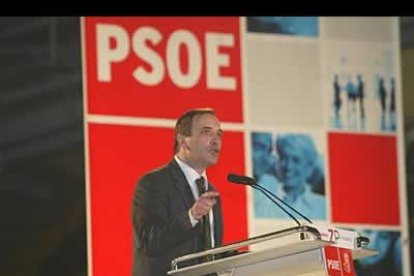 Mucha gente tuvo la oportunidad de escuchar por primera vez a José Antonio Alonso, cabeza lista del partido en León para el Congreso de los Diputados.