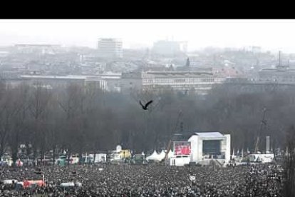 En el país de nacimiento del Pontífice, cerca de 800.000 personas se reunieron para seguir las exequias.