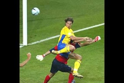El joven delantero sueco <b>Ibrahimovic</b> consiguió lo imposible al marca un excelente tanto a Itaklia en los últimos minutos del partido, cuando ya se daba por segura su derrota.