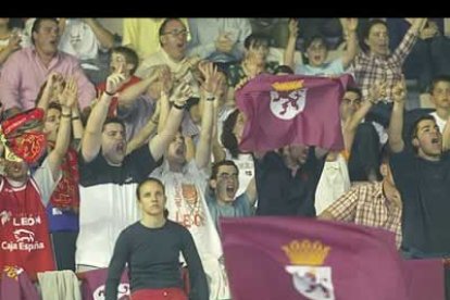 A pesar de todos los fichajes de este año, la mejor baza con la que cuenta Baloncesto León sigue siendo la afición, que sigue fiel todos los movimientos de su equipo.