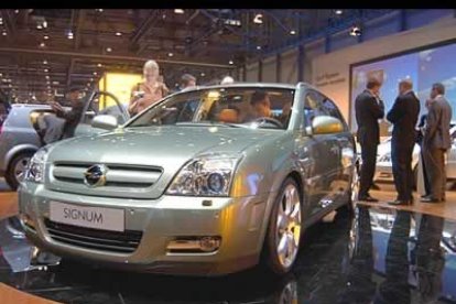 Modelo que culmina la gama Vectra y que está a caballo entre un familiar y un monovolumen.