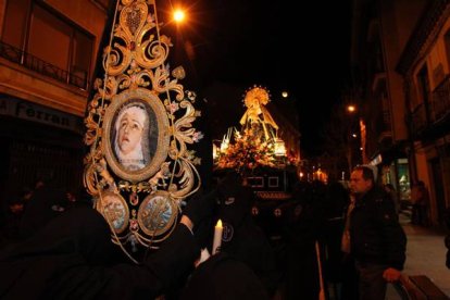 Vía Crucis Procesional organizado por Nuestro Padre Jesús Nazareno, el Lunes Santo. Secundino Pérez