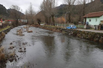 el Bernesga a su paso por Ventosilla. MEDINA