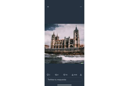 Catedral que simula a la de León en el mar.