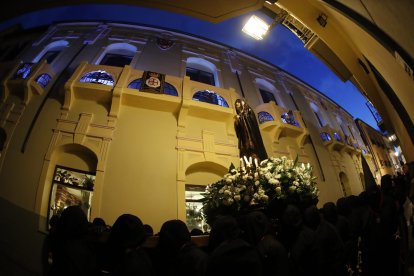 Procesión de la Dolorosa en Ponferrada. L. DE LA MATA
