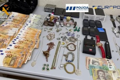Parte del material incautado. SUBDELEGACIÓN DEL GOBIERNO