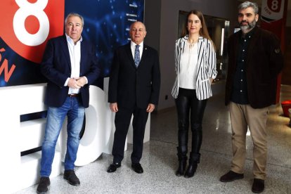 Joaquín S. Torné, Jarrín, Elena Rodríguez y Roberto Menéndez. RAMIRO