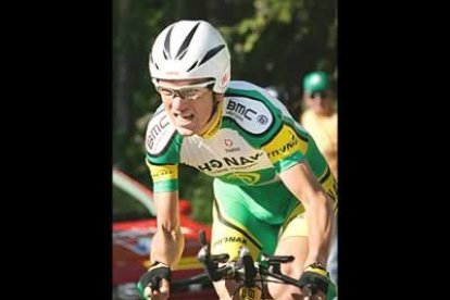 Otro de los grandes candidatos es <b>Tyler Hamilton</b>, todo un veterano de 33 años. Conoce muy bien a Armstrong después de militar seis años en su equipo. En la anterior edición, logró la gesta de acabar cuarto tras correr  casi todo el Tour con una fisura de clavícula.