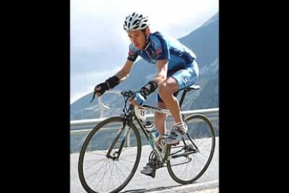 Otro corredor que también le ha «sido infiel» a Armstrong es el español <b>Roberto Heras</b>. El bicampeón de la Vuelta a España afronta el reto de correr por primera vez el Tour como líder de filas de un equipo. En esta ocasión, del Liberty de Manolo Saiz.