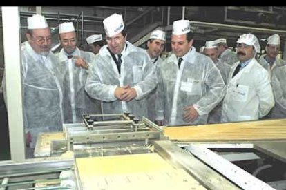 Visita del presidente a la planta de repostería Martínez, en la provincia de Burgos.