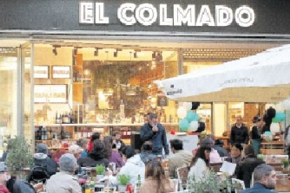 El Colmado también cuenta con terraza. DL