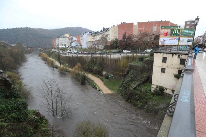 Así ha afectado el paso del temporal a Ponferrada. ANA F. BARREDO (6)