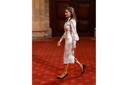 La reina Letizia durante la audiencia a los galardonados con los Premios Princesa de Asturias, este viernes. EFE / BALLESTEROS