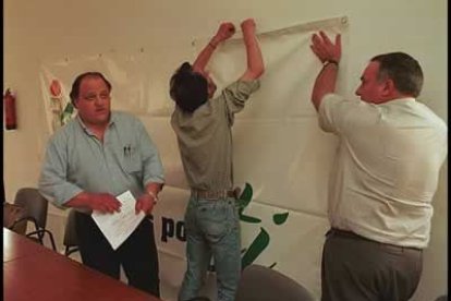 Fernández, a la izquierda, es ponferradino de nacimiento y se dedica a la promoción de ventas.