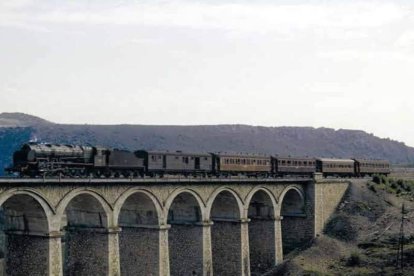 Ómnibus de Irún a Burgos. Maquetren.