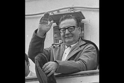 La elección de Allende como presidente dividió a Chile en dos. Las clases adineradas y los partidos conservadores intentaron bloquear su política. Su mandato estuvo marcado por la conflictividad.
