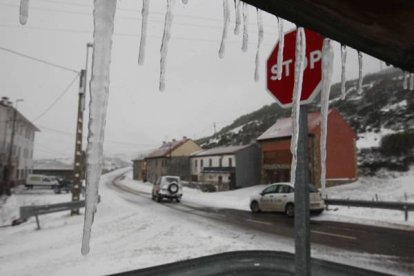 Los chupiteles de hielo se mantuvieron durante todo el día | Ramiro