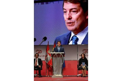 Mañueco, durante su discurso en defensa del modelo autonómico. J. CASARES