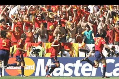 Fue con un gol de Morientes que resolvió un taconazo de Raúl con un gran tiro cruzado.
