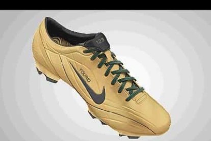 El delantero brasileño hace maravillas con la pelota. Es puro talento, pero sus botas también ayudan. ¿Quieres imitarlo? Cálzate unas como estas; ojo, valen 200 euros.