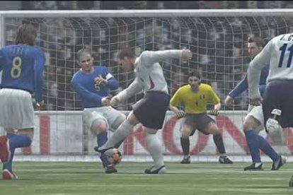Y fútbol de salón La evolución tecnológica de futbolín son los videojuegos. Hay varios interesantes, pero la referencia indiscutible es el Proevolution Soccer 5, todo un prodigio de jugabilidad a partir de 40 euros.