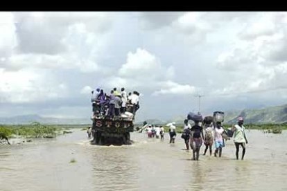 El balance de las inundaciones de Gonaives podría superar los 2.000 muertos. En todo el país se calcula l amuerte de 1.316 personas, 1.097 desaparecidos y 3.000 heridos.