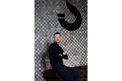 Toni Castro, en la sede de su empresa Cluwall, en el parque empresarial La Finca, de Madrid. BENIRO ORDÓÑEZ