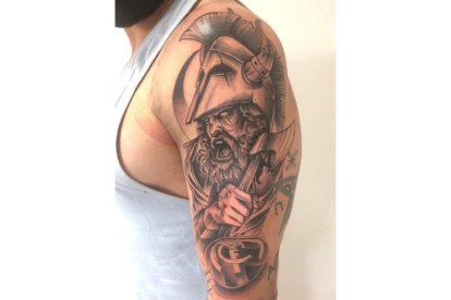 Vinkingo tatuado el viernes. DL