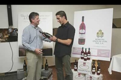 El triunfador de la tarde, el Fandi, se llevó su peso en vino de León. 72 litros de Valjunto rosado y Don Suero.