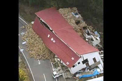 Según los técnicos, es la primera vez que se registran cuatro terremotos seguidos de magnitud seis en la escala japonesa que tiene su límite en siete.