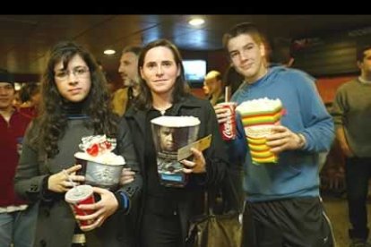 Una entrada al cine costaba 100 pesetas. Hoy cuesta 6 euros.