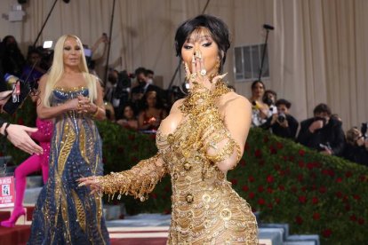 Donatella Versace y Cardi B