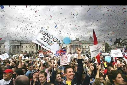 Todos celebraban la sorpresiva decisión en Londres.