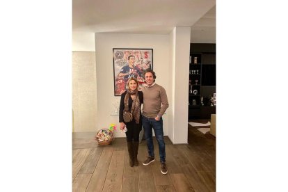 Jorgelina Cardoso recibió al doctor Pablo Casas en su domicilio de París. DL