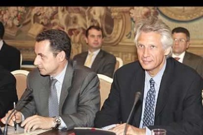 La opinión pública, que ha criticado duramente al pimer ministro Villepin, ve la violencia en las calles como la respueta directa a la política férrea de control en la capital francesa.