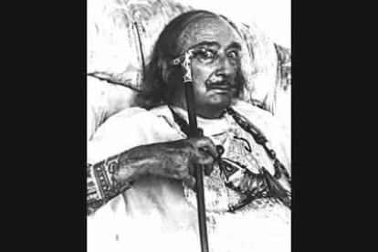 Con el paso de los años y los rumores de una grave crisis paranoica, Salvador Dalí tuvo que soportar las miradas que observaban su decadencia física.