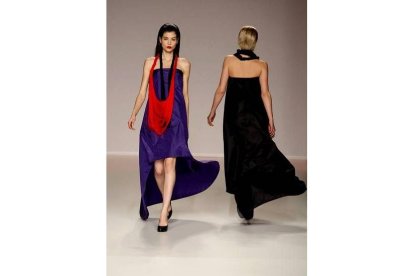 Arquitectura, color, elegancia y feminidad son las palabras elegidas por Lemoniez para definir una colección claramente diferenciada en dos líneas.